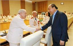 Thủ tướng Nguyễn Xuân Phúc gặp mặt đoàn đại biểu Ban Liên lạc cán bộ Công an chi viện chiến trường miền Nam